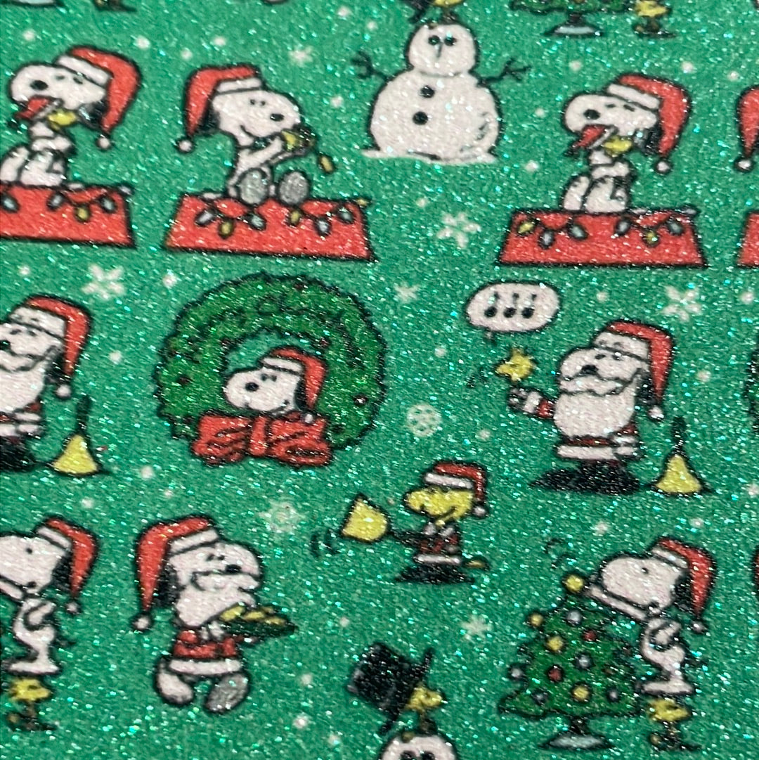 208 character Christmas snoopy fine glitter