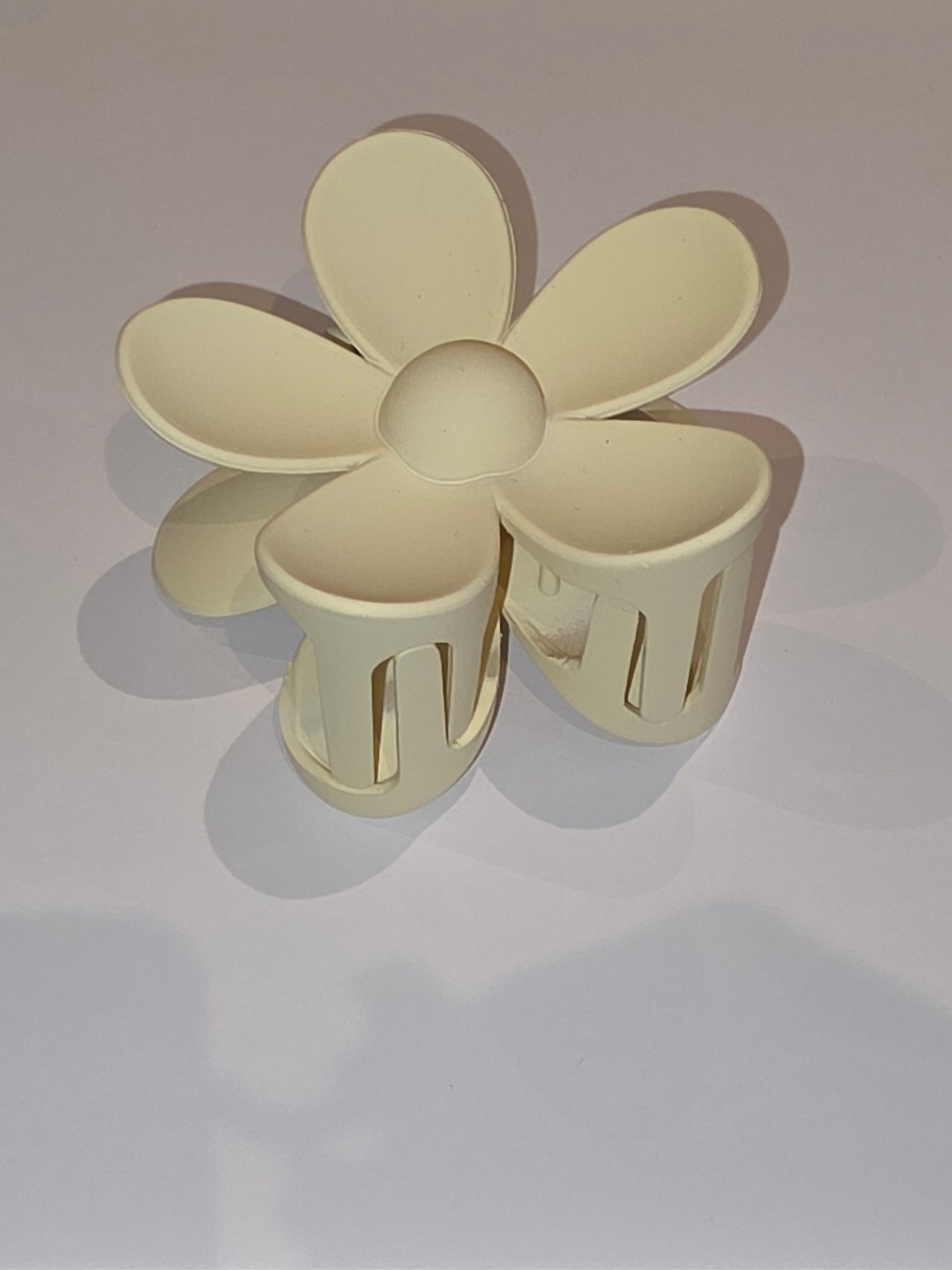 9 Claw Clip - Flower Creme