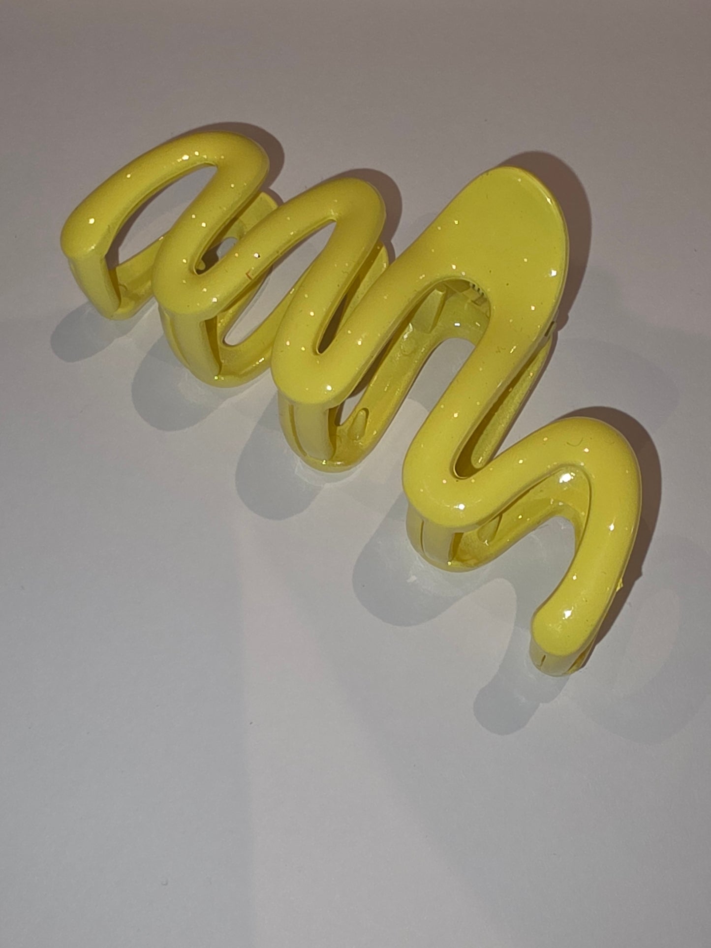 26 Claw Clip - squiggly yellow