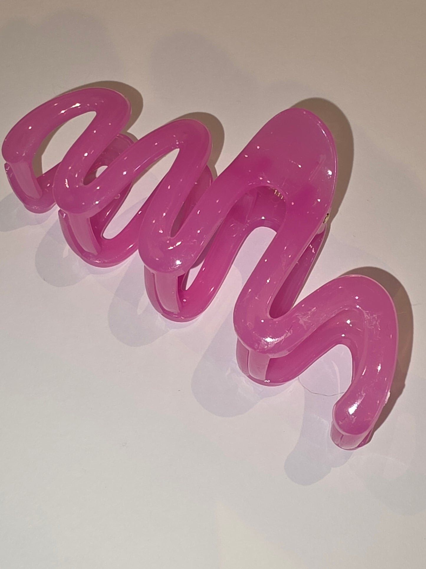 28 Claw Clip - squiggly pink