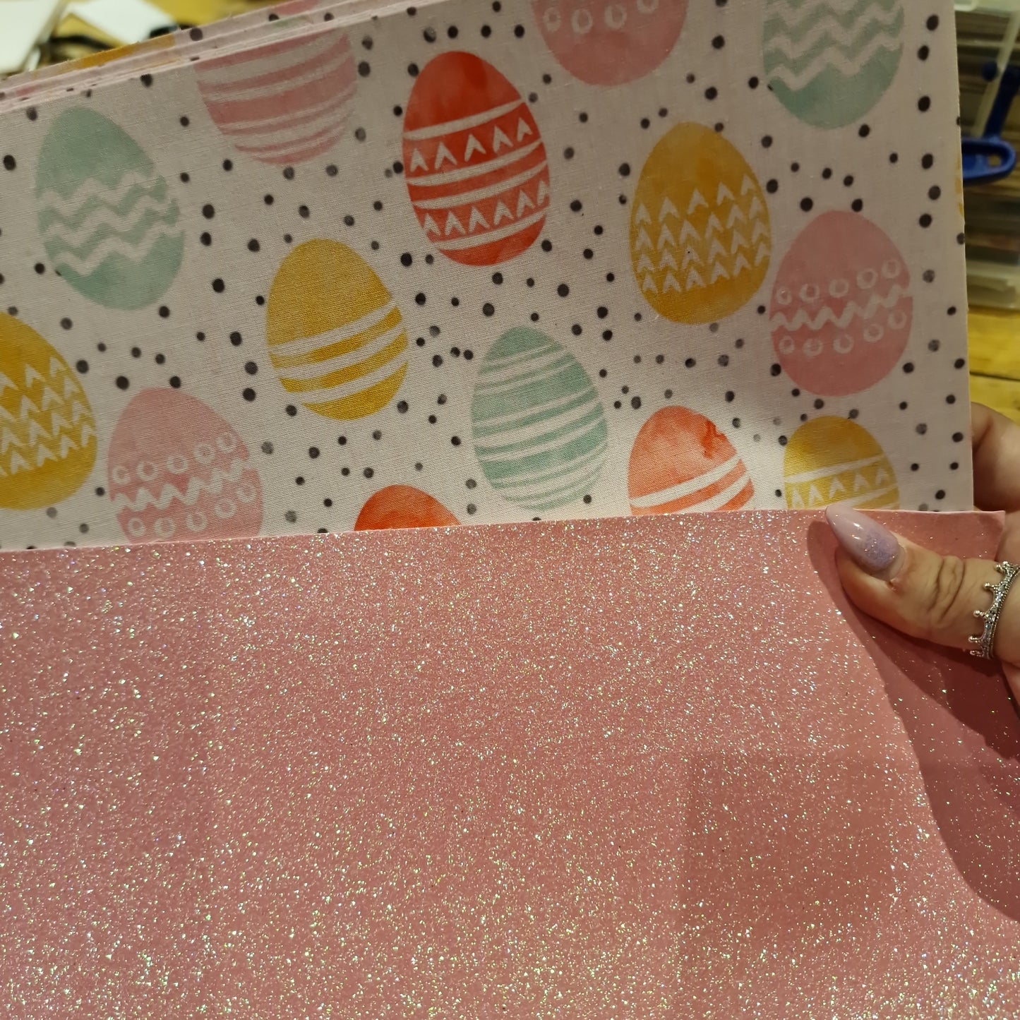 32 Fine glitter double sided Easter egg